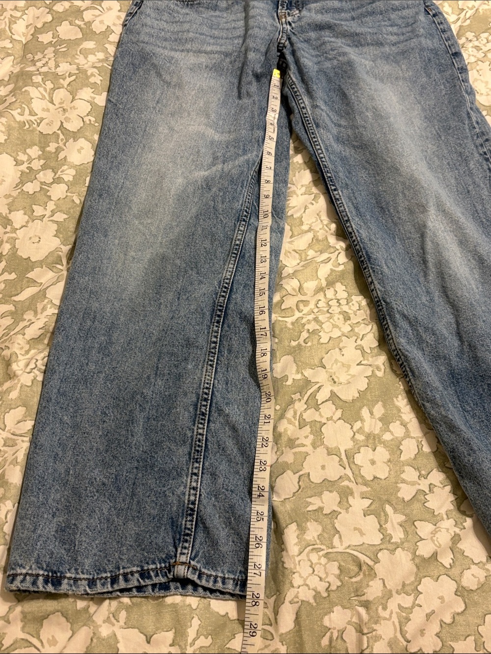 Divided Women's Light Blue Straight-Leg Jeans - Picture 6 of 8